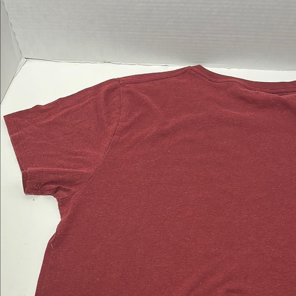 Old Navy Red Short Sleeve Tee with Graphic Design - Picture 9 of 11
